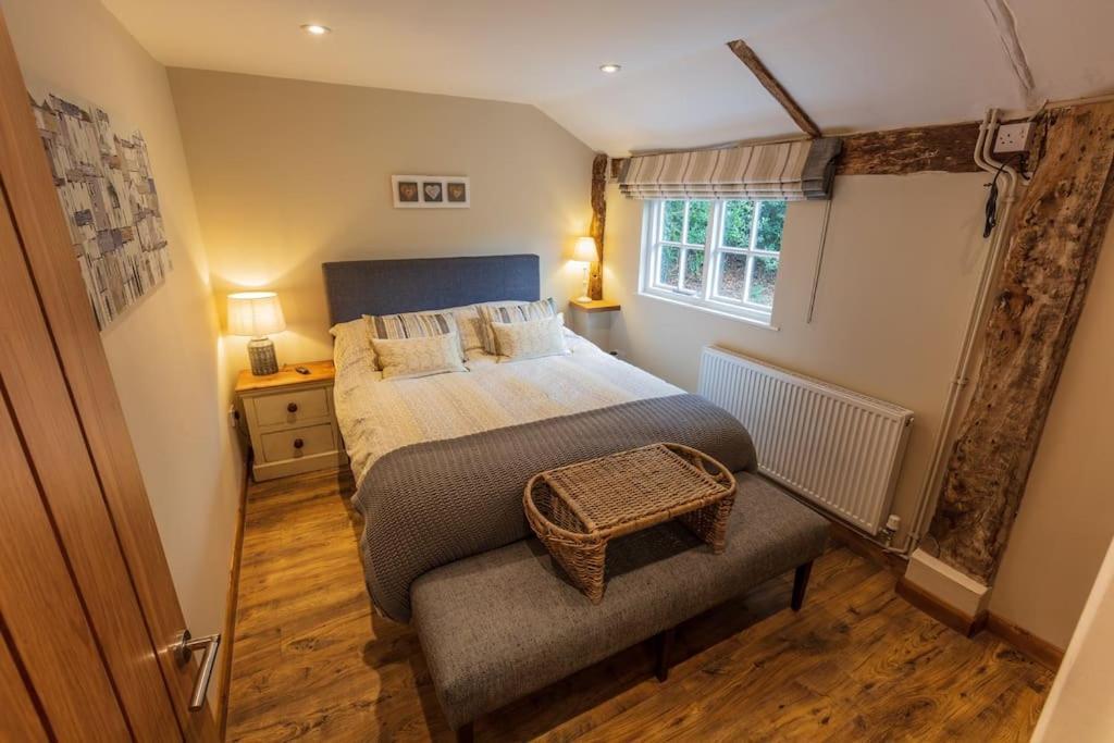 Halfmoon Lodge @ Knights Hole Wheelchair Access Cranbrook Exteriör bild